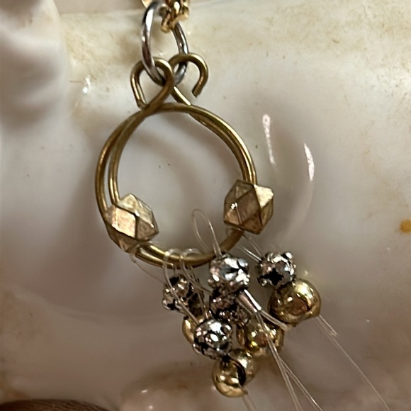 Floating Illusion Necklace Walking through the air - Picture 9 of 12